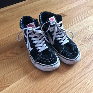 SK8-HI black vans